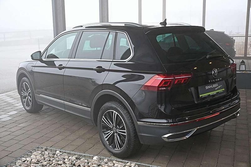 Gebraucht VW Tiguan Elegance 150 PS (110 kW) 2022 Schwarz SUV