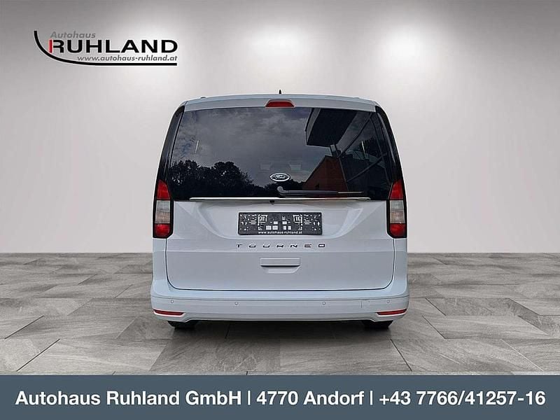 Gebraucht Ford Tourneo Titanium 122 PS (89 kW) 2025 Weiß Kombi