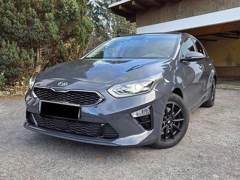 Gebraucht Kia Ceed 140 PS (102 kW) 2020 Grau Kleinwagen