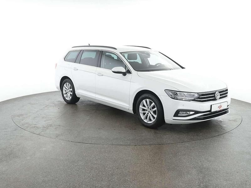 Gebraucht VW Passat Business 150 PS (110 kW) 2020 Weiss  metallic Kombi