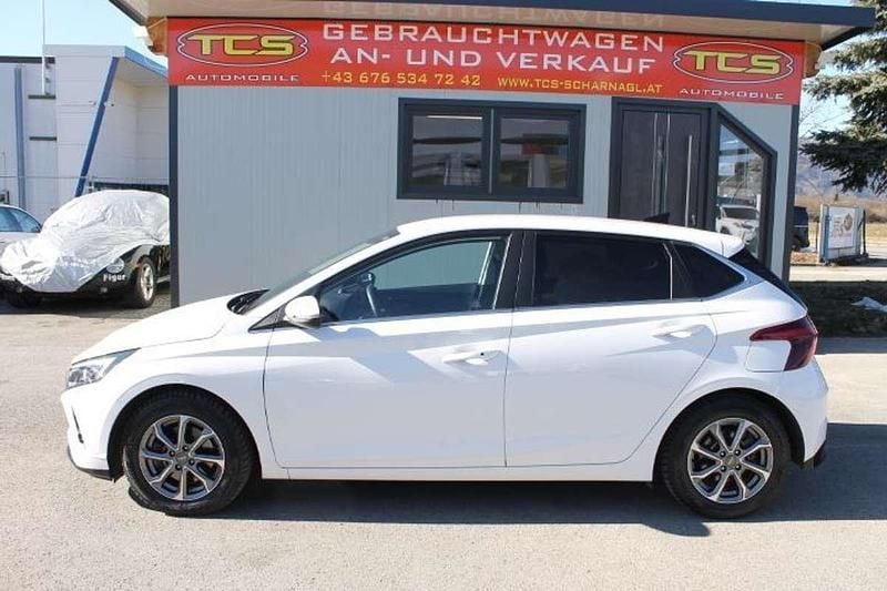 Gebraucht Hyundai i20 Trend 99 PS (72 kW) 2023 Weiß Kleinwagen