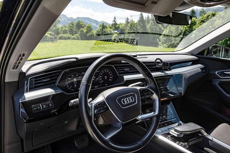Gebraucht Audi e-tron Business 230 kW (313 PS) 2020 SUV