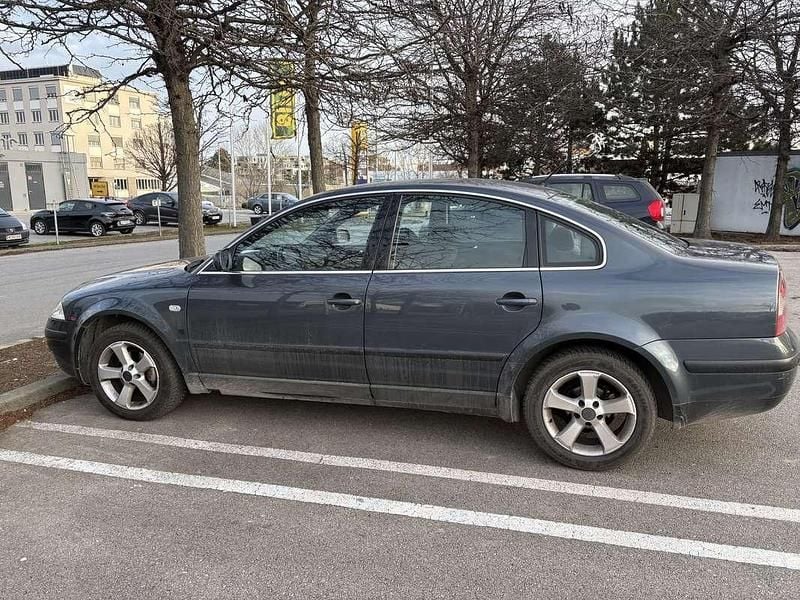 Gebraucht 2003 VW Passat Highline Limousine | € 2.100 (Fairer Preis) - Bild 1/3