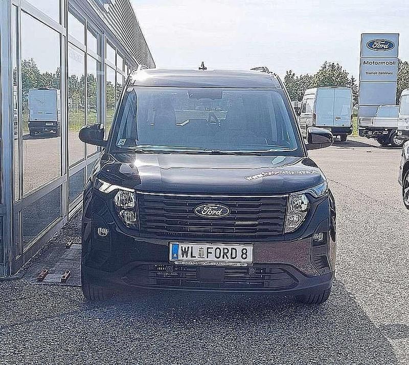 Gebraucht Ford Tourneo Titanium 125 PS (91 kW) 2024 Schwarz Kombi