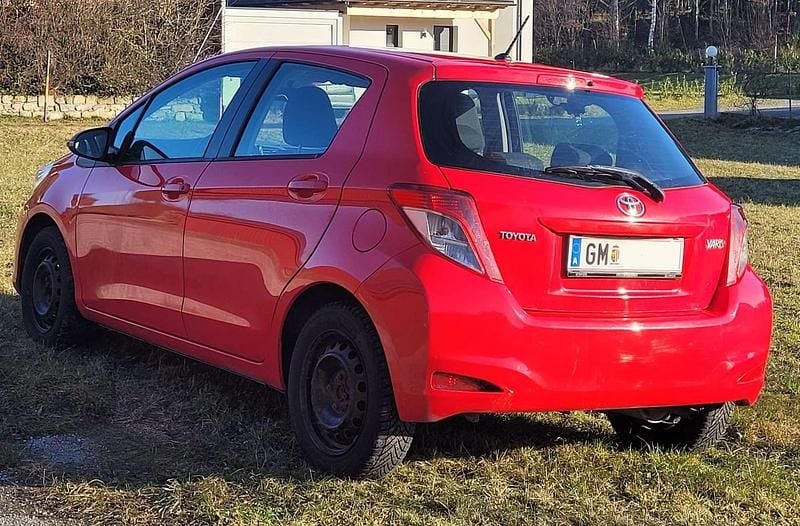 Gebraucht Toyota Yaris Active 69 PS (50 kW) 2014 Limousine