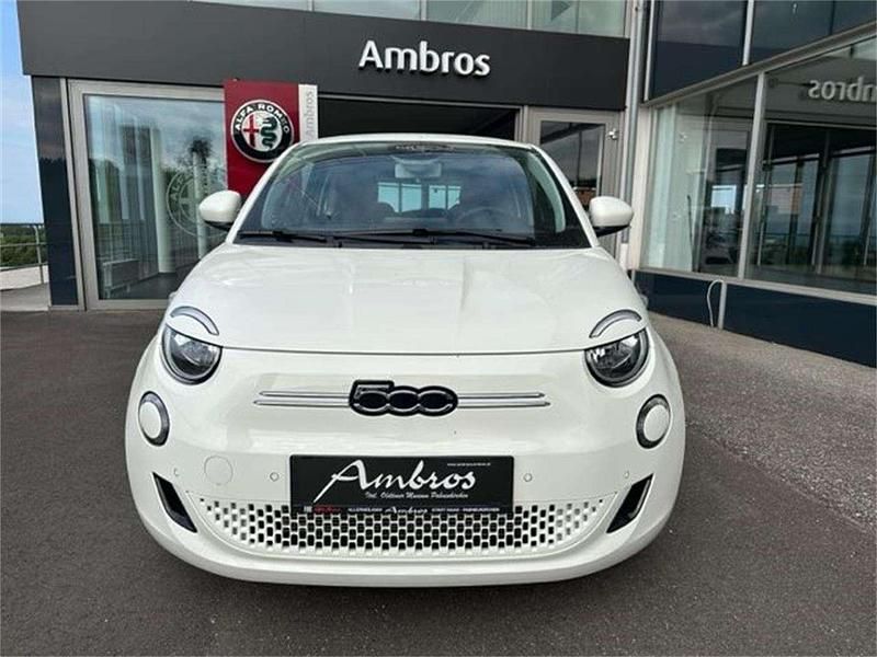 Gebraucht Fiat 500e 86 kW (118 PS) 2023 Weiß weiss  metallic Kleinwagen