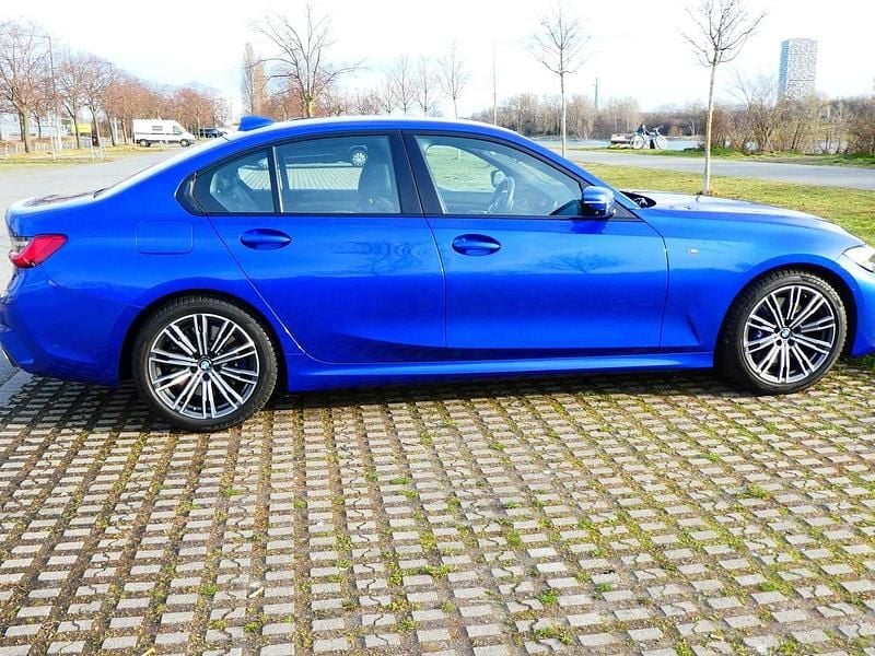 Gebraucht BMW 330 M Sport 258 PS (189 kW) 2019 Blau Limousine