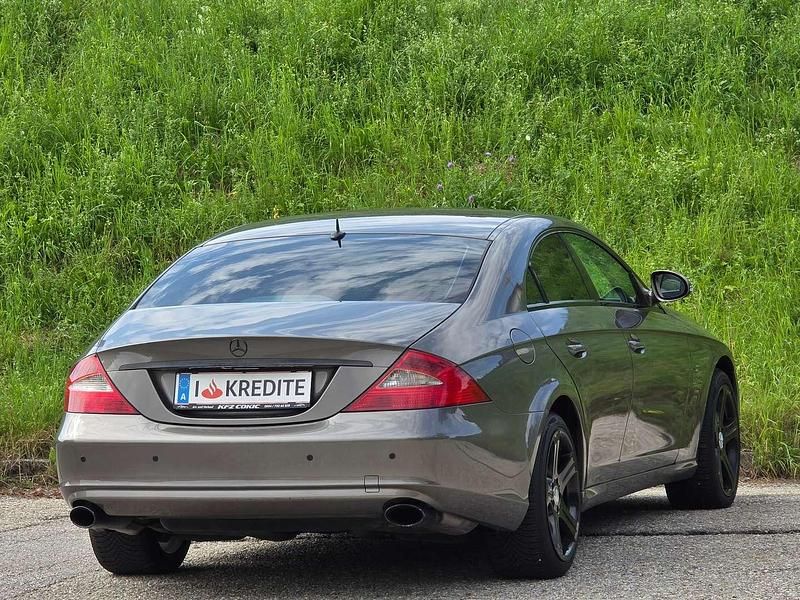 Gebraucht Mercedes CLS320 224 PS (164 kW) 2006 Grau Limousine