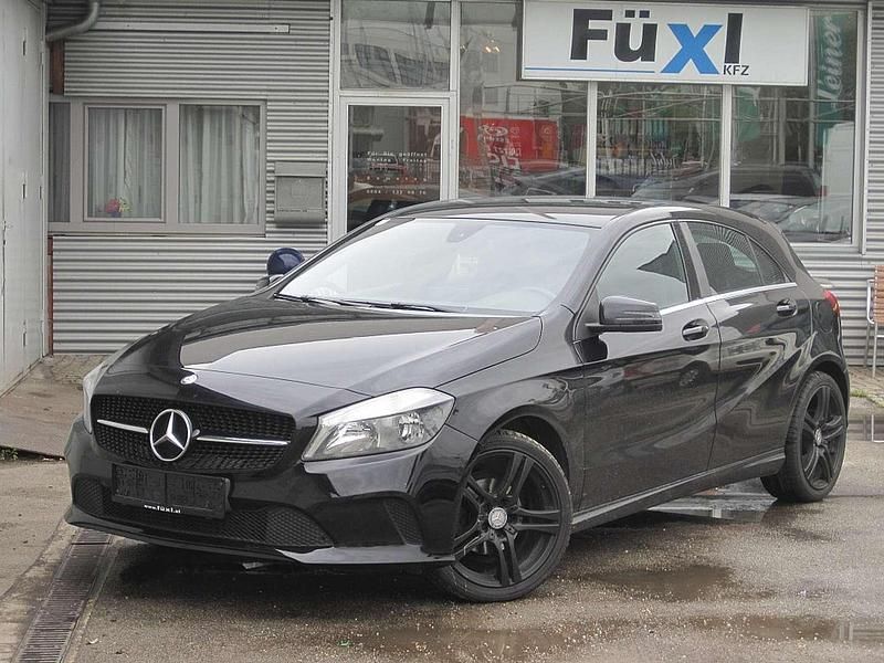 Schwarz Gebraucht 2016 Mercedes A180 Edition Limousine | € 14.890 (Teuer) - Bild 1/4