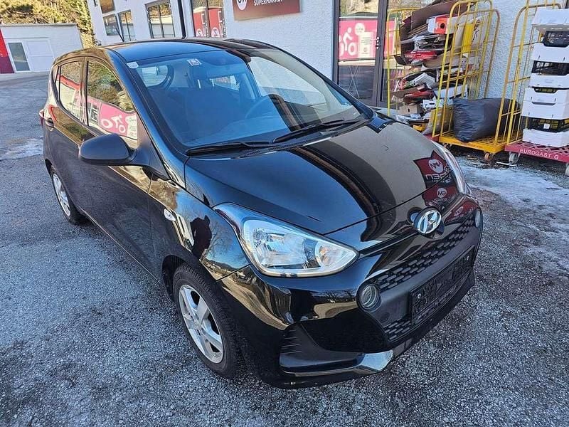 Gebraucht Hyundai i10 Classic 67 PS (49 kW) 2018 Schwarz Kleinwagen