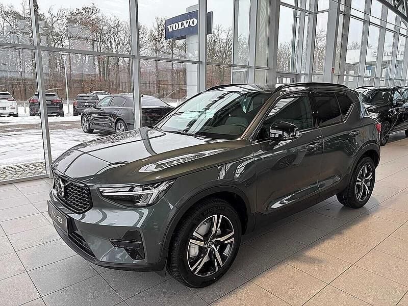 Gebraucht Volvo XC40 163 PS (119 kW) 2026 Grün SUV