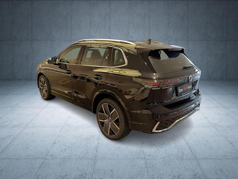 Neu VW Tiguan Sport 150 PS (110 kW) 2025 Schwarz  metallic SUV
