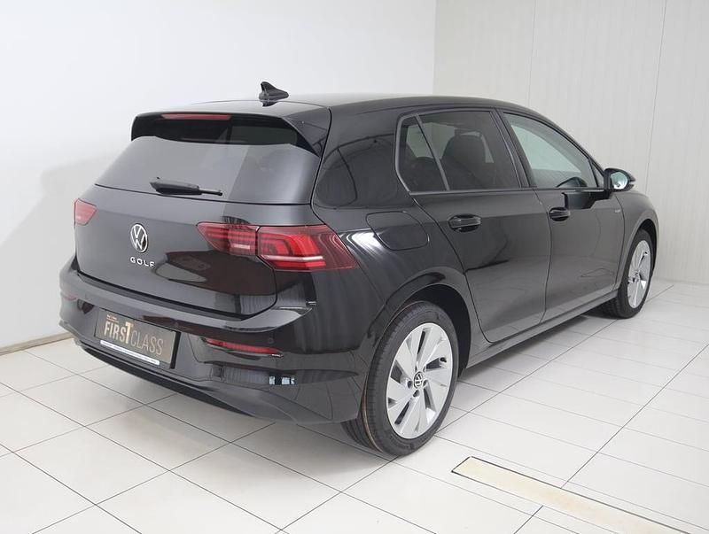 Neu VW Golf VIII 115 PS (84 kW) 2026 Schwarz  metallic