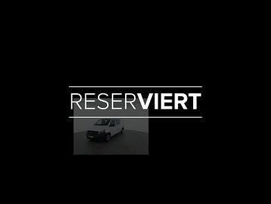 Weiß Gebraucht 2020 Mercedes Vito Van / Kleinbus | € 43.188 (Teuer) - Bild 1/4