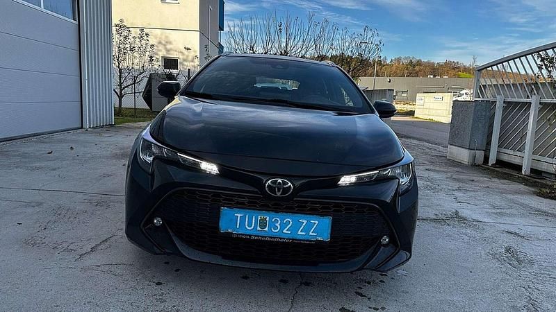 Gebraucht Toyota Corolla Active 116 PS (85 kW) 2020 Schwarz Kombi
