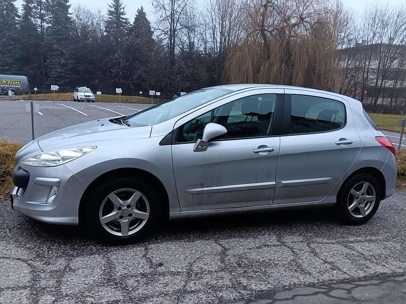 Gebraucht Peugeot 308 98 PS (72 kW) 2010 Limousine