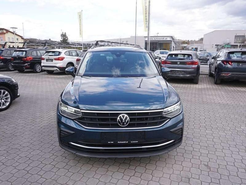 Gebraucht VW Tiguan Life 150 PS (110 kW) 2021 Blau SUV