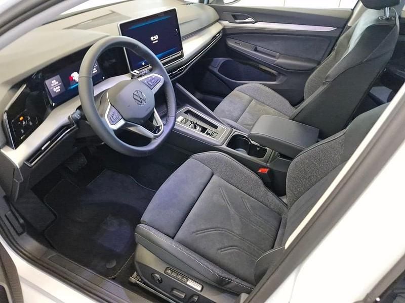 Neu VW Golf VIII 204 PS (150 kW) 2026 Weiss  normal