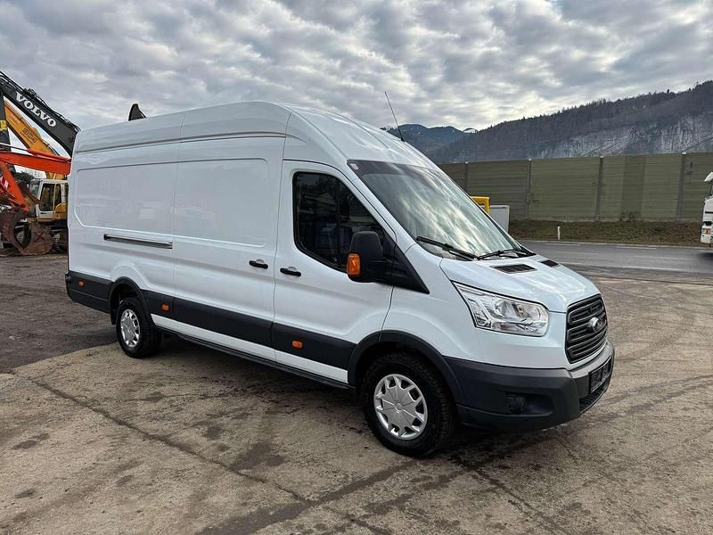 Gebraucht Ford Transit 170 PS (125 kW) 2018 Weiß Van