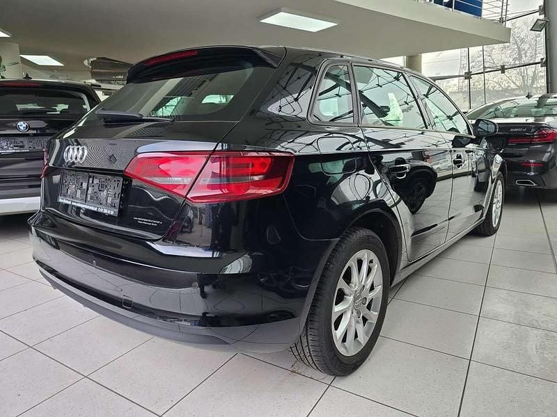 Gebraucht Audi A3 Attraction 110 PS (80 kW) 2016 Schwarz Kleinwagen