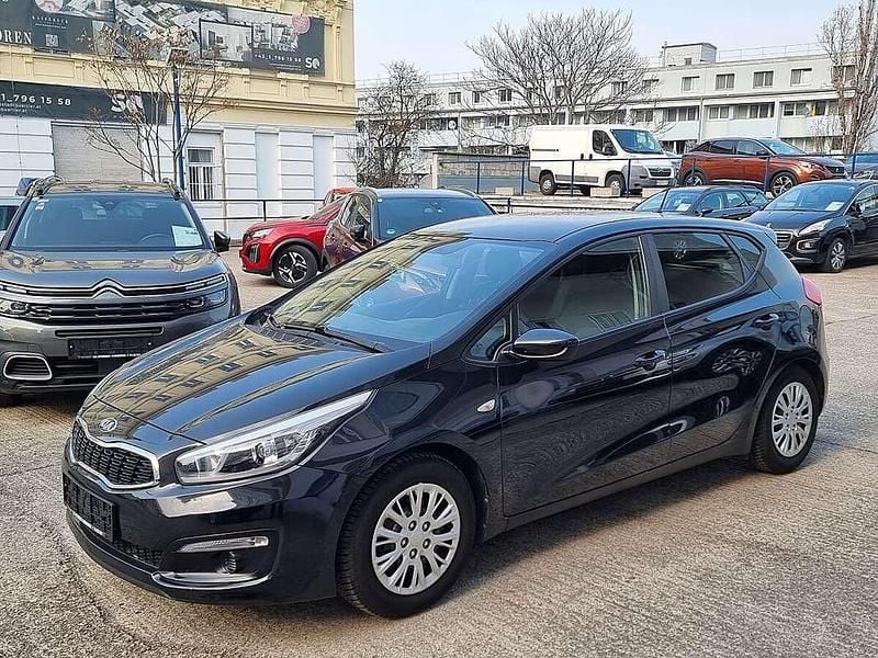 Gebraucht Kia Ceed 101 PS (74 kW) 2016 Schwarz Kleinwagen