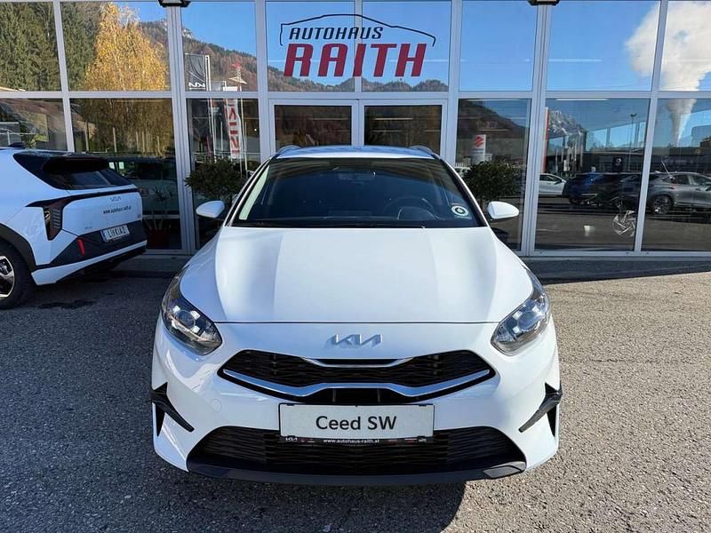 Neu Kia Ceed Sportswagon Silver 140 PS (102 kW) 2025 Weiß Kombi