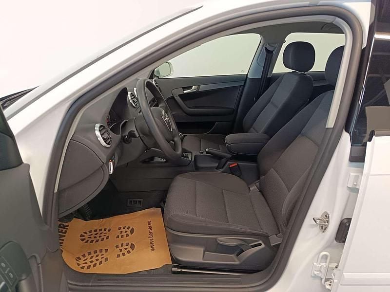 Gebraucht Audi A3 Attraction 90 PS (66 kW) 2013 Weiß Kleinwagen