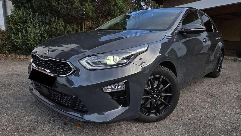 Gebraucht Kia Ceed 140 PS (102 kW) 2020 Grau Kleinwagen