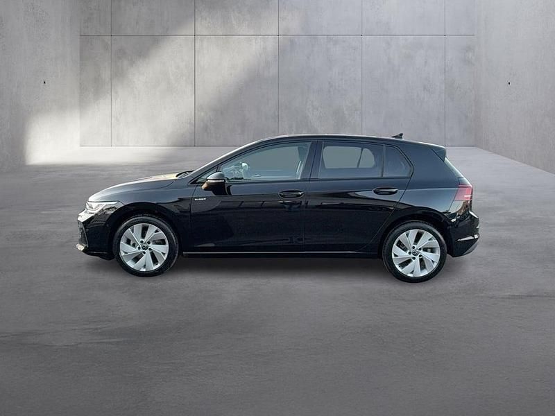 Neu VW Golf VIII 115 PS (84 kW) 2026 Schwarz  metallic