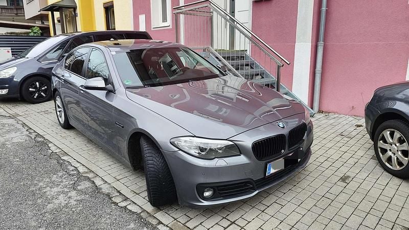 Gebraucht BMW 520 190 PS (139 kW) 2015 Grau Limousine