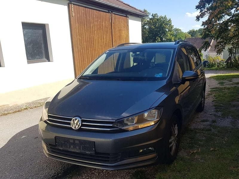 Gebraucht 2017 VW Touran Trendline Van / Kleinbus | € 7.900 (Superpreis) - Bild 1/4