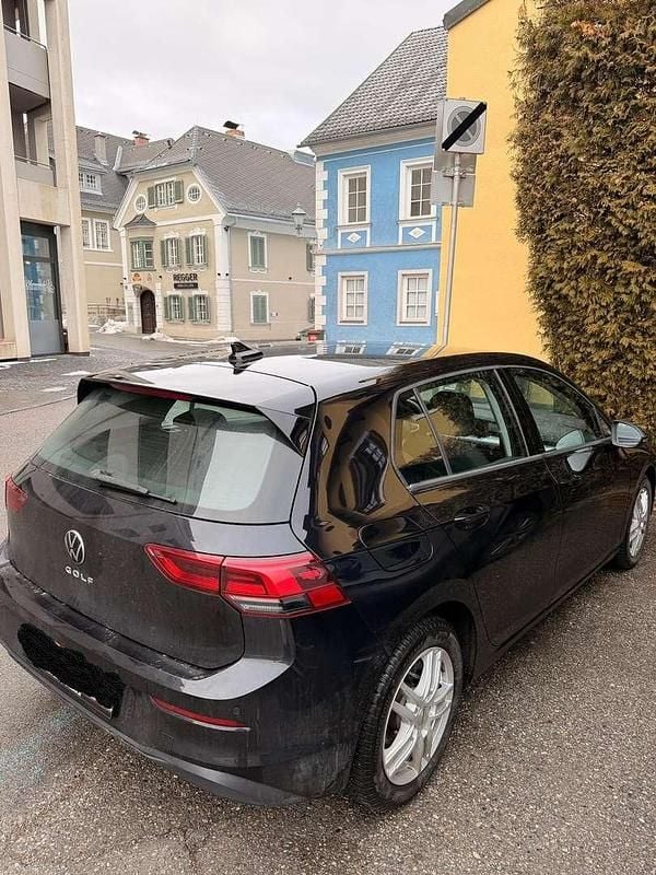 Gebraucht VW Golf VIII Life 131 PS (96 kW) 2022 Schwarz Limousine