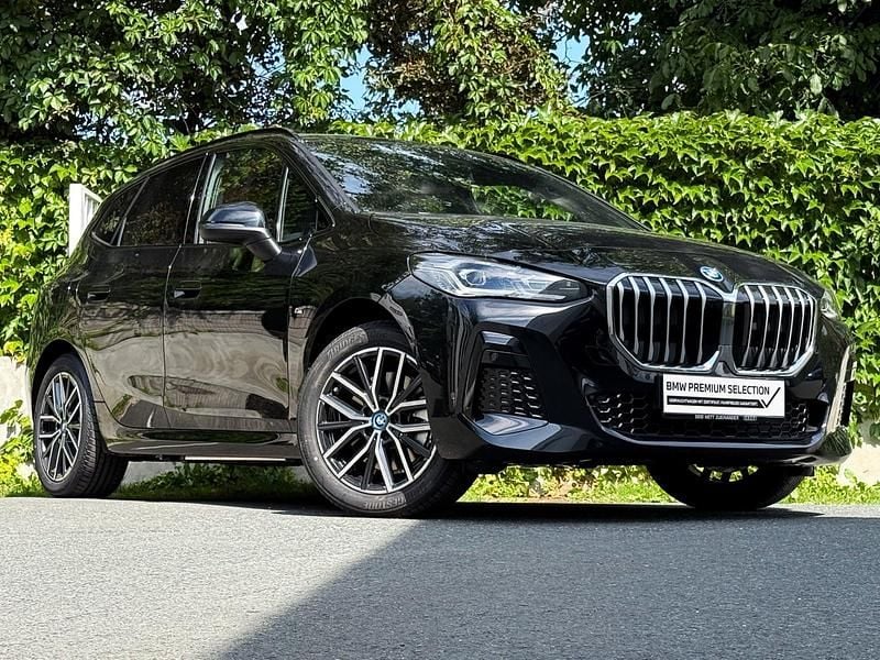 Gebraucht BMW 230e Active Tourer Shadowline 150 PS (110 kW) 2025 Saphirschwarz Van / Kleinbus