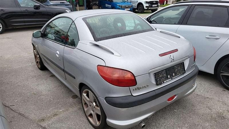 Gebraucht Peugeot 206 CC 107 PS (78 kW) 2001 Silber Cabrio