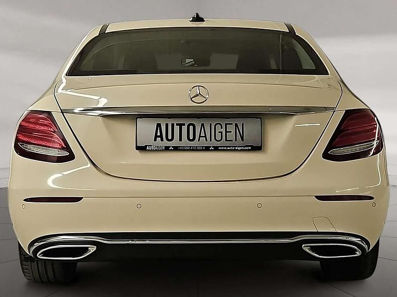 Gebraucht Mercedes E200 Avantgarde 150 PS (110 kW) 2019 Beige Limousine