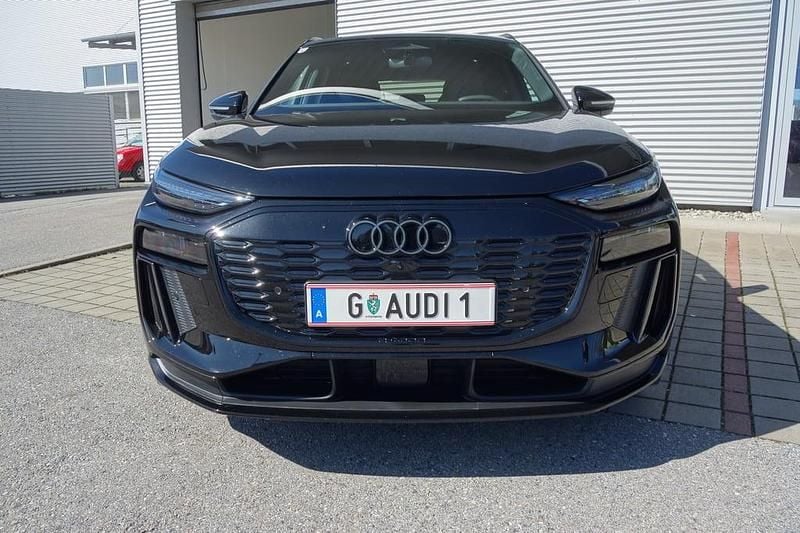 Gebraucht Audi SQ6 e-tron 359 kW (489 PS) 2024 Schwarz  metallicperleffektno SUV