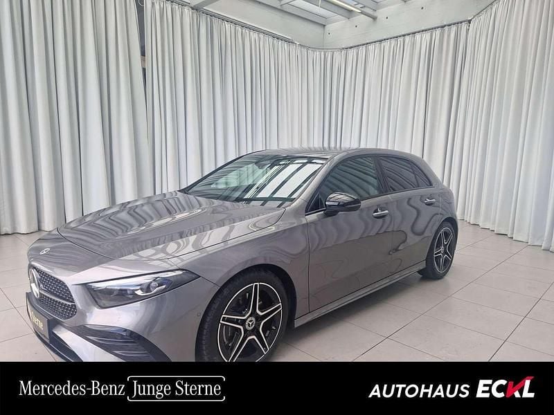 Grau Gebraucht 2024 Mercedes A220 AMG line Limousine | € 39.990 (Guter Preis) - Bild 1/4