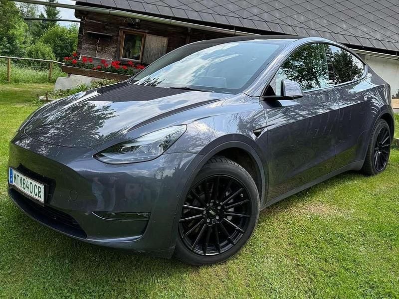 Grau Gebraucht 2021 Tesla Model Y Long Range AWD SUV | € 25.500 (Fairer Preis) - Bild 1/1