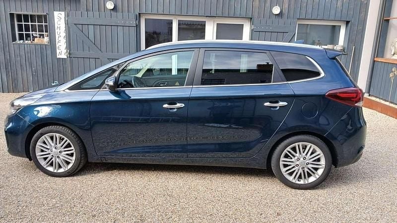 Gebraucht Kia Carens Gold 141 PS (103 kW) 2017 Blau Van / Kleinbus