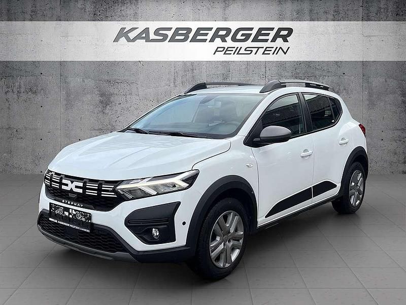 Weiß Gebraucht 2022 Dacia Sandero Stepway Kleinwagen | € 13.700 (Fairer Preis) - Bild 1/4
