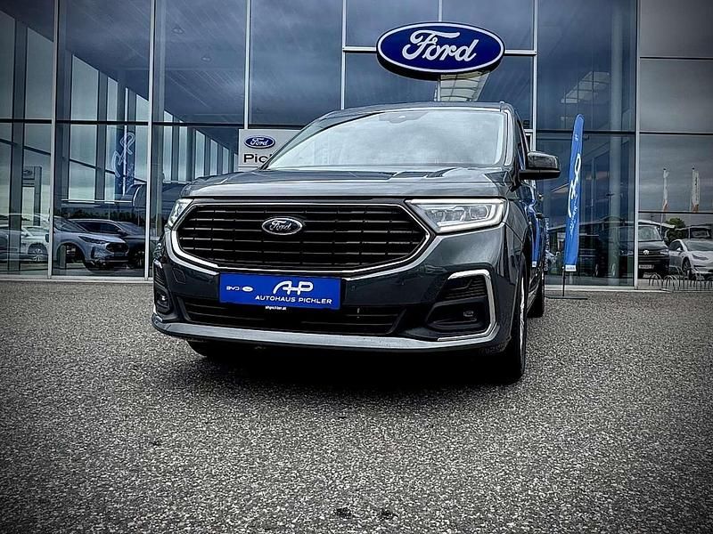 Gebraucht Ford Tourneo Titanium 116 PS (85 kW) 2025 Graphite grey metallic Kombi