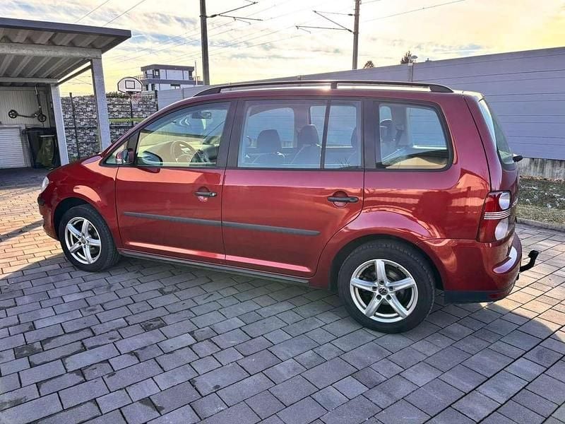 Gebraucht VW Touran 102 PS (75 kW) 2008 Rot Van / Kleinbus