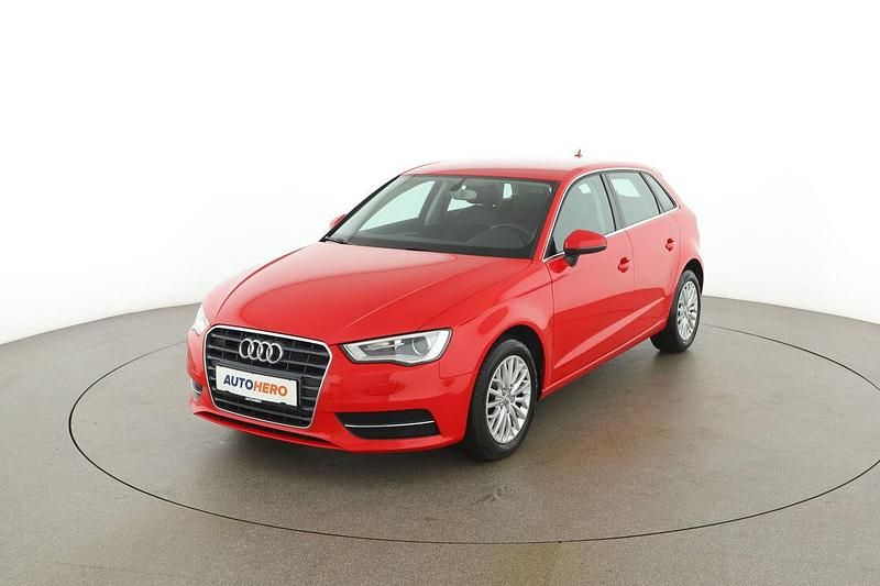 Rot Gebraucht 2015 Audi A3 Ambiente Limousine | € 12.590 (Fairer Preis) - Bild 1/3