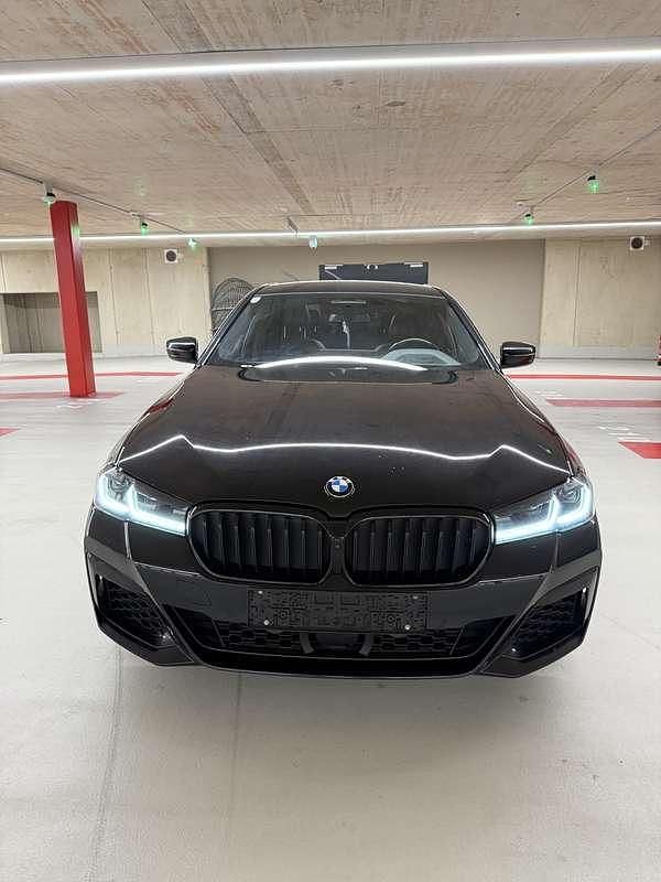 Gebraucht BMW 520 M Sport 190 PS (139 kW) 2023 Schwarz Limousine