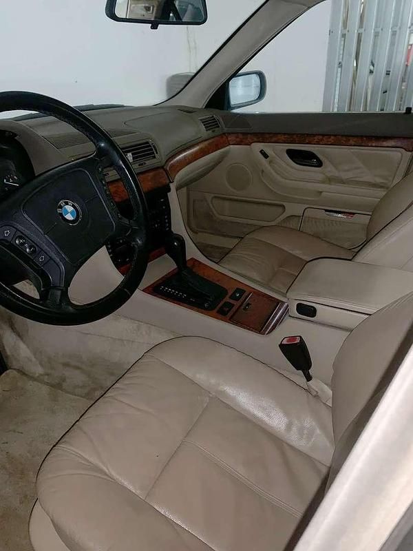 Grün Gebraucht 1995 BMW 730 Limousine | € 11.500 - Bild 1/4