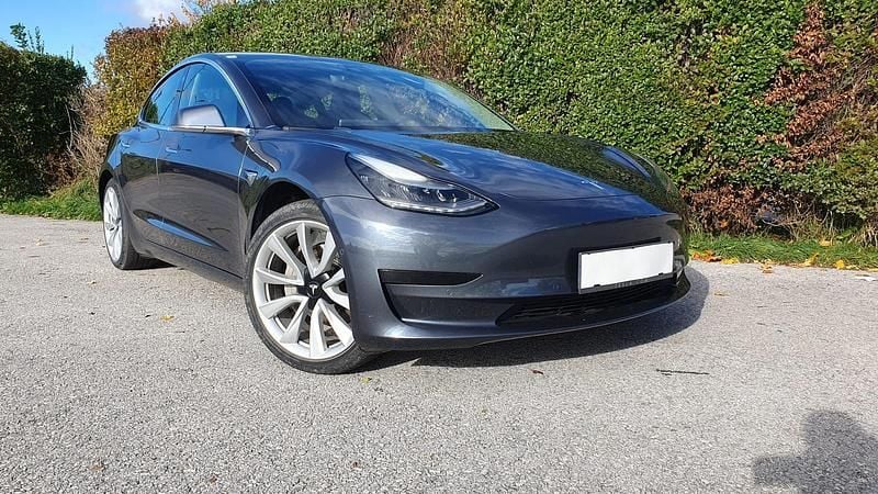 Midnight silver Gebraucht 2020 Tesla Model 3 Long Range AWD Limousine | € 21.890 (Guter Preis) - Bild 1/4