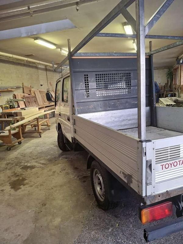 Gebraucht Toyota Dyna 109 PS (80 kW) 2010 Beige Abholung