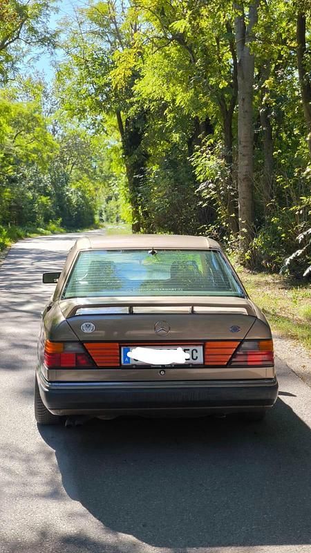 Gebraucht Mercedes 250 121 PS (88 kW) 1990 Beige Limousine