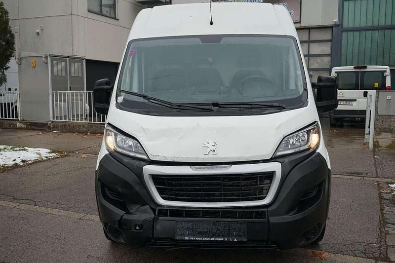 Gebraucht Peugeot Boxer 131 PS (96 kW) 2020 Weiß Van