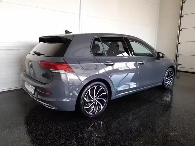 Gebraucht VW Golf VIII Active 150 PS (110 kW) 2022 Delfingraumet. Limousine